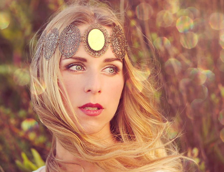 Freyja, goddess of love and war (me modelling) by gestiefeltekatze